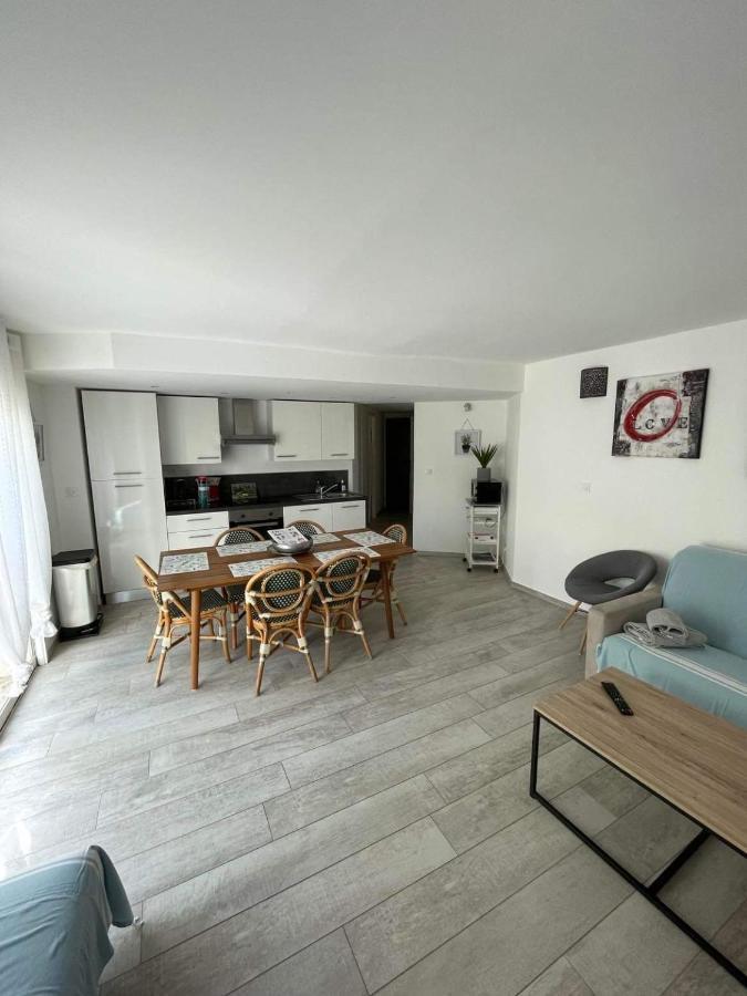 Maxima Sunset Apartment แซ็งต์-แมกซีม ภายนอก รูปภาพ
